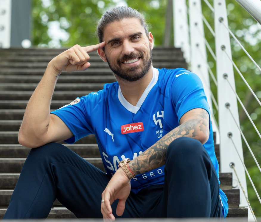 PG游戏-关于赛后桑托斯调整名单以备法甲；内部沟通环节打磨；气氛紧张；官宣口径保持一致的信息