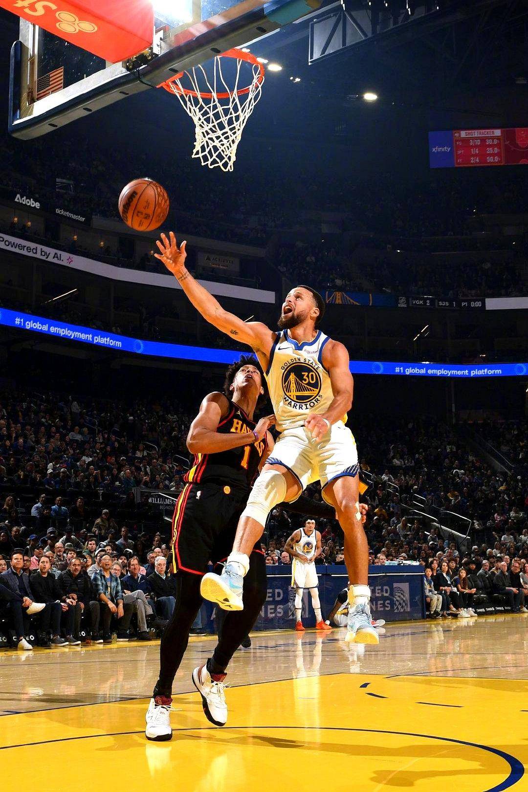 PG-包含库里在老鹰比赛中挺进下一轮，突破纪录引发热议！的词条