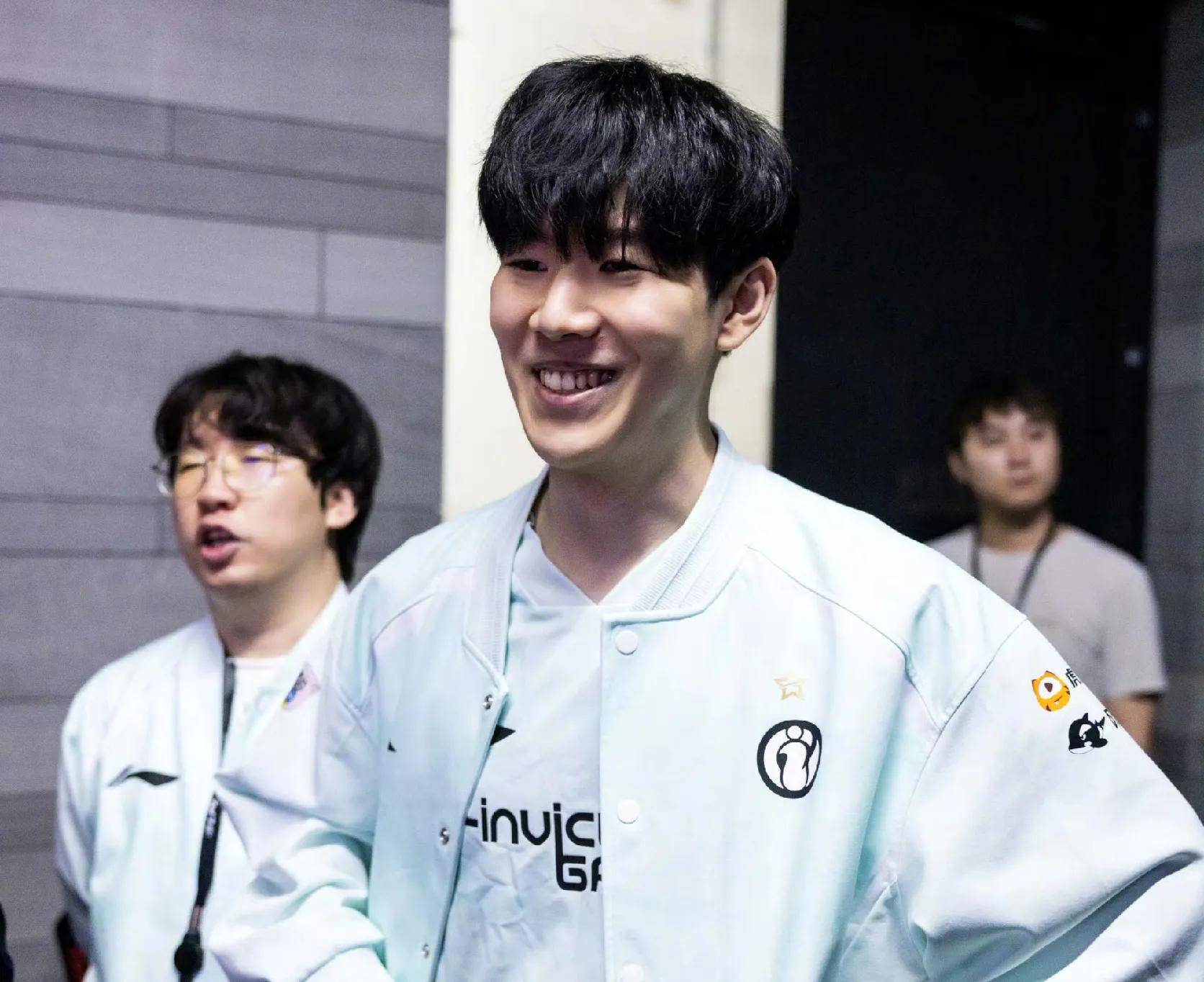 PG游戏-TheShy遭遇五连败，尤文图斯教练面临压力！的简单介绍