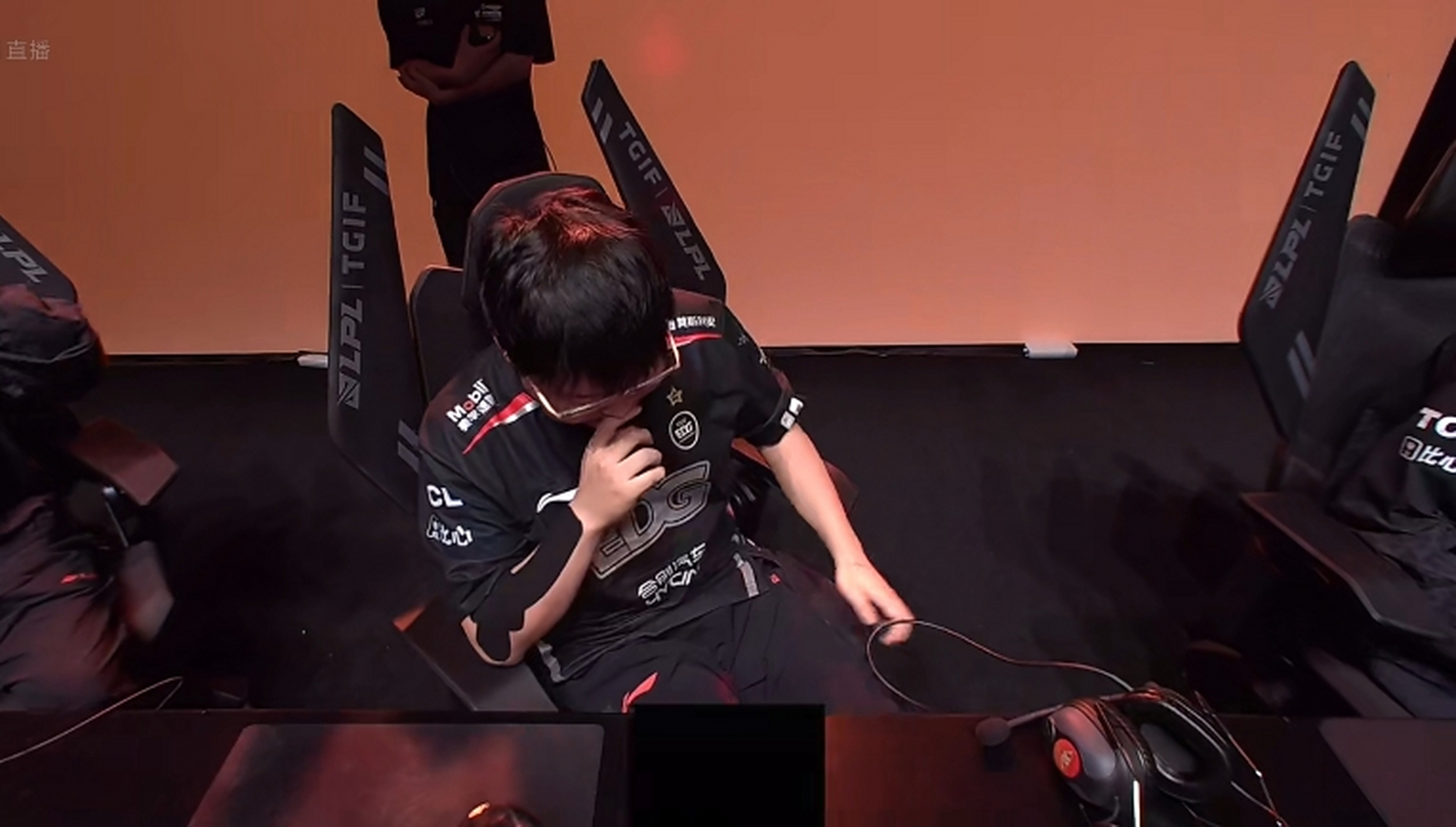 PG-Uzi迎来五赛季高光表现，G2球迷沸腾！的简单介绍